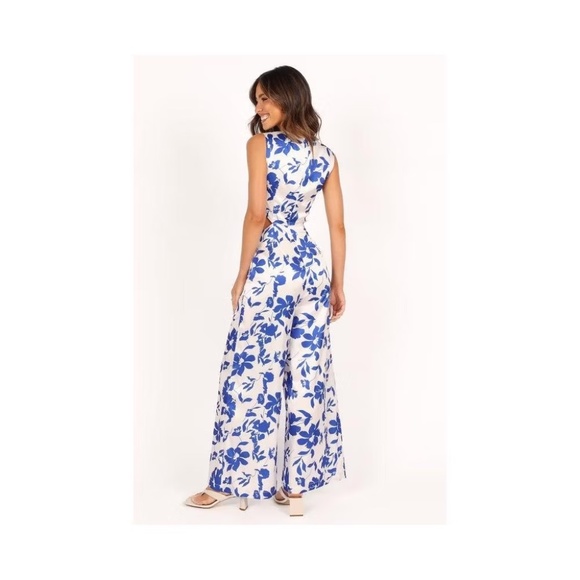 NWT Petal and Pup Womens Lulu Wrap Front Jumpsuit - Blue Floral L - Picture 3 of 5